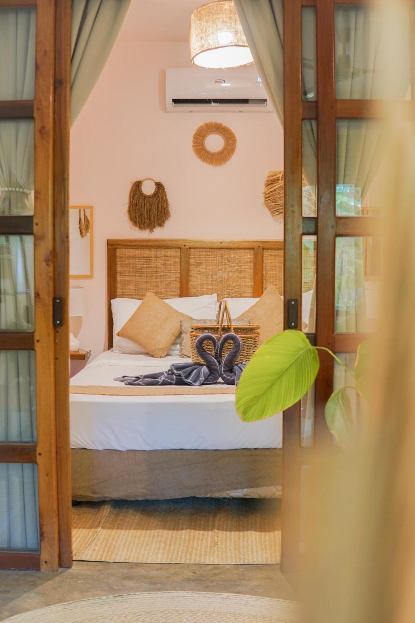 Greenhouse Siargao Roadside Boutique Apartments General Luna  Ngoại thất bức ảnh