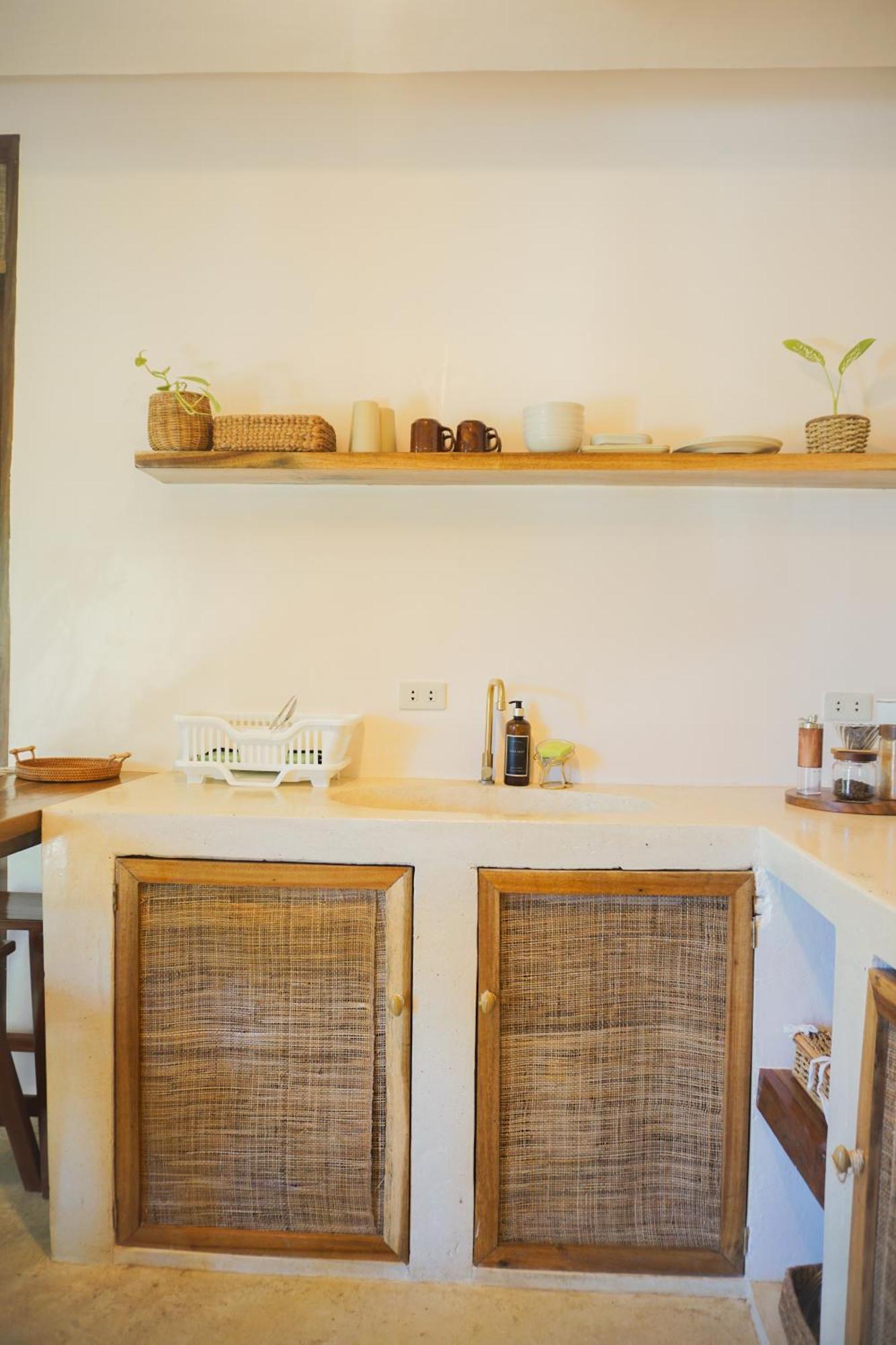 Greenhouse Siargao Roadside Boutique Apartments General Luna  Ngoại thất bức ảnh