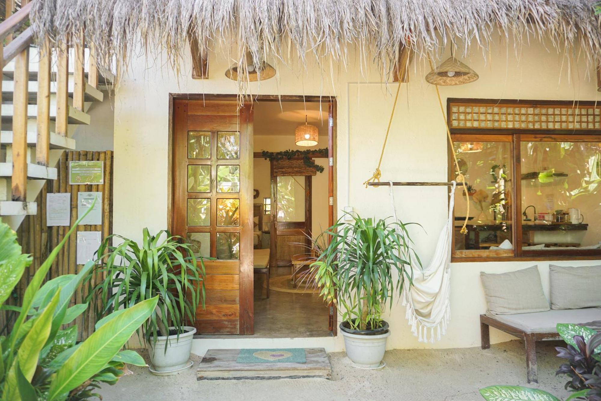 Greenhouse Siargao Roadside Boutique Apartments General Luna  Ngoại thất bức ảnh