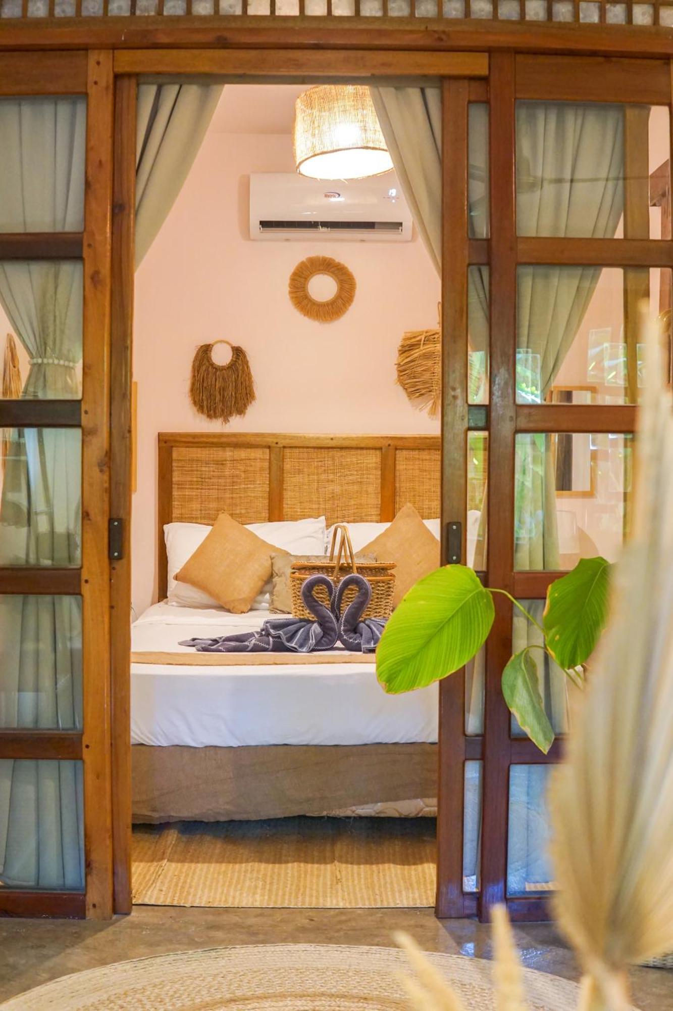 Greenhouse Siargao Roadside Boutique Apartments General Luna  Ngoại thất bức ảnh